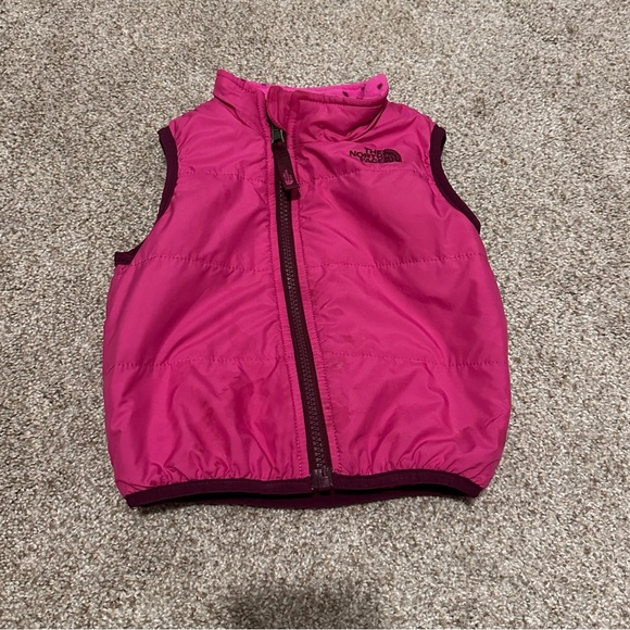 Kids The North Face Fuchsia Puffer Vest - Picture 1 of 5